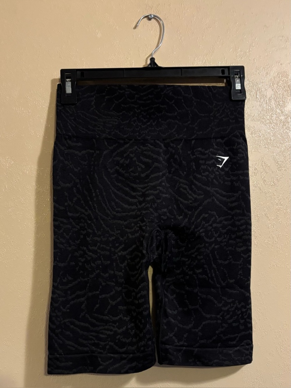 Gymshark women’s Adapt Animal Seamless Shorts sz M